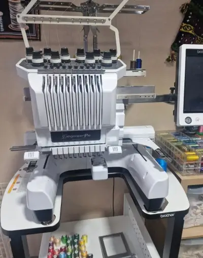 Servisní technik vyšívací stroje Brother PR, VR