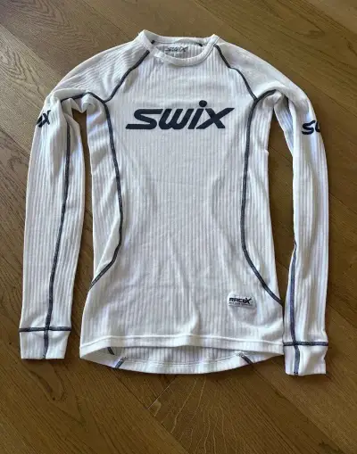 Termotriko SWIX Race X light s dlouhým rukávem.