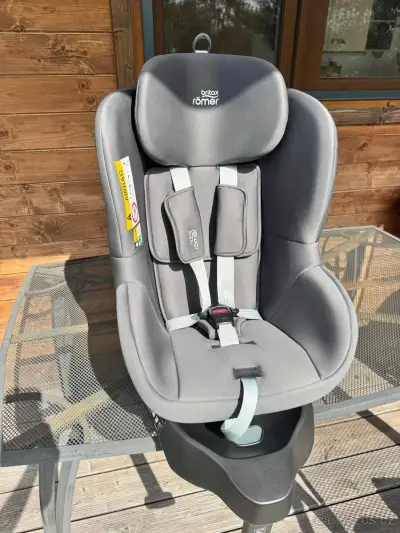 Autosedačka Britax Römer Dualfix M i-Size – jako nová