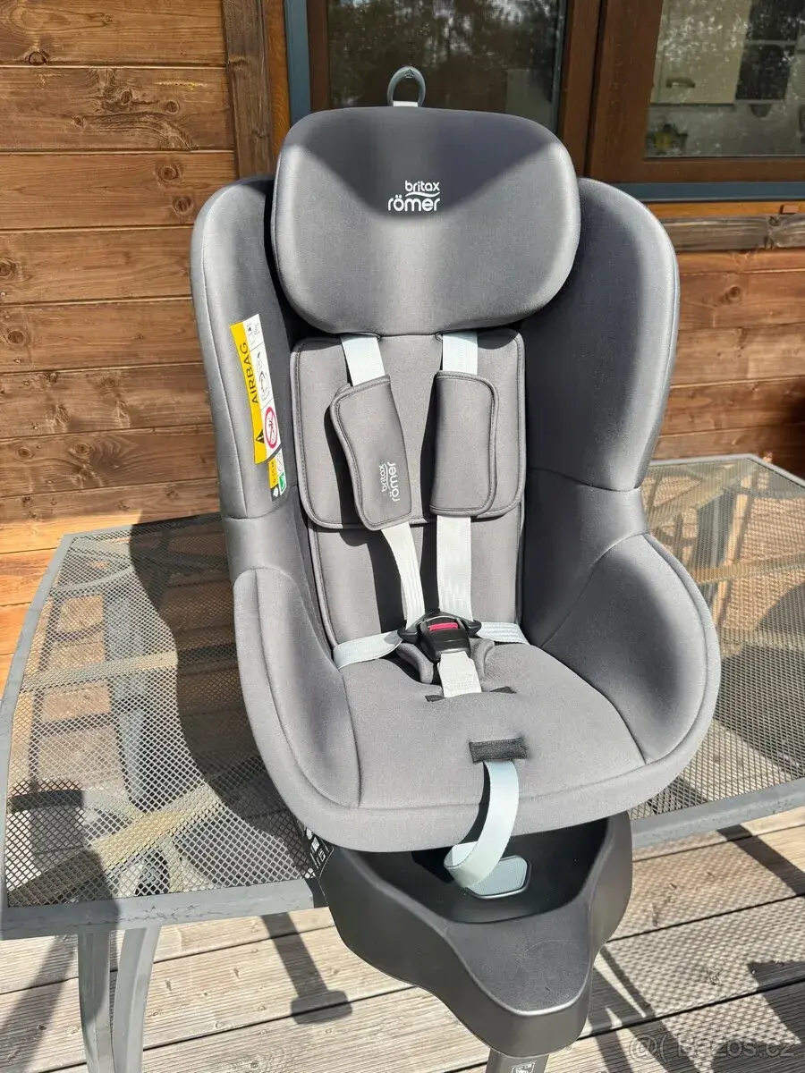 Autosedačka Britax Römer Dualfix M i-Size – jako nová