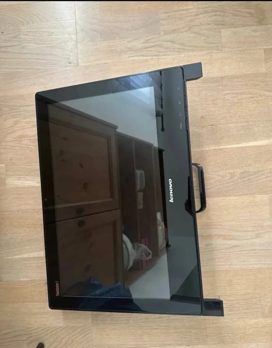 Dotykový monitor-pc LENOVO