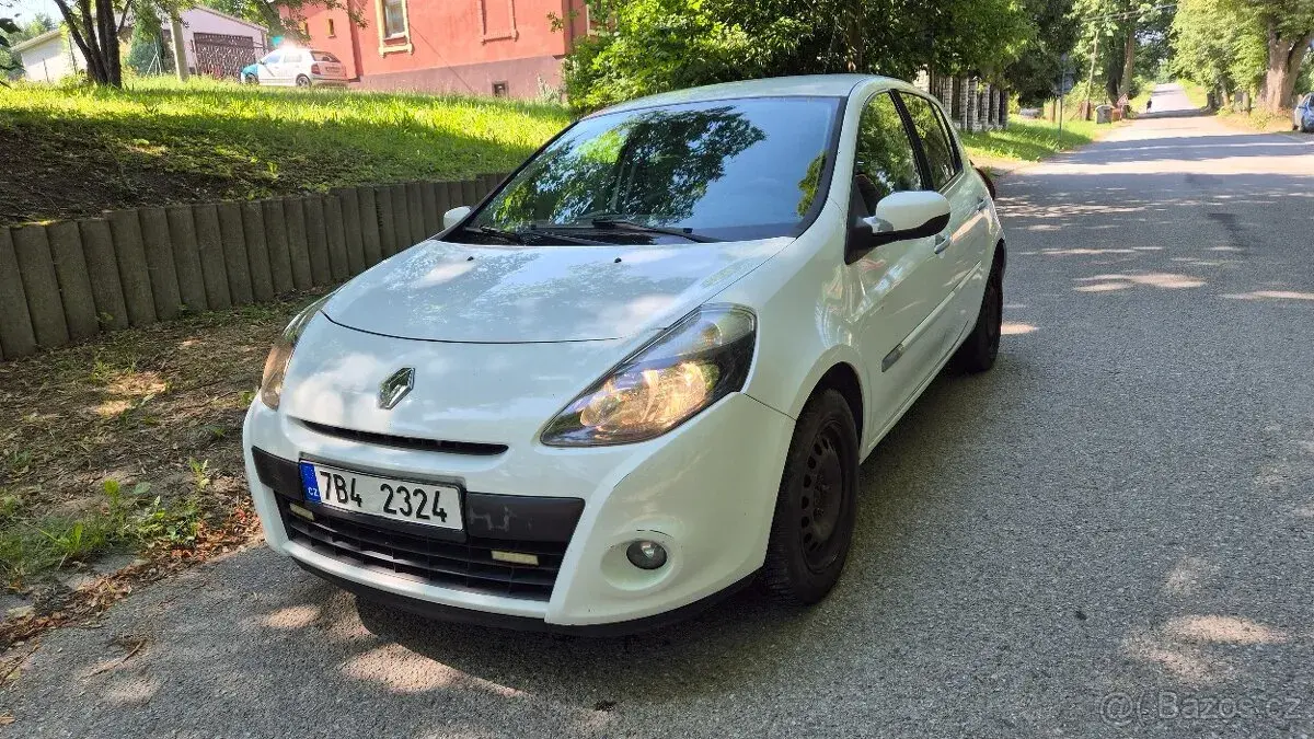 Renault Clio – 349 800 km