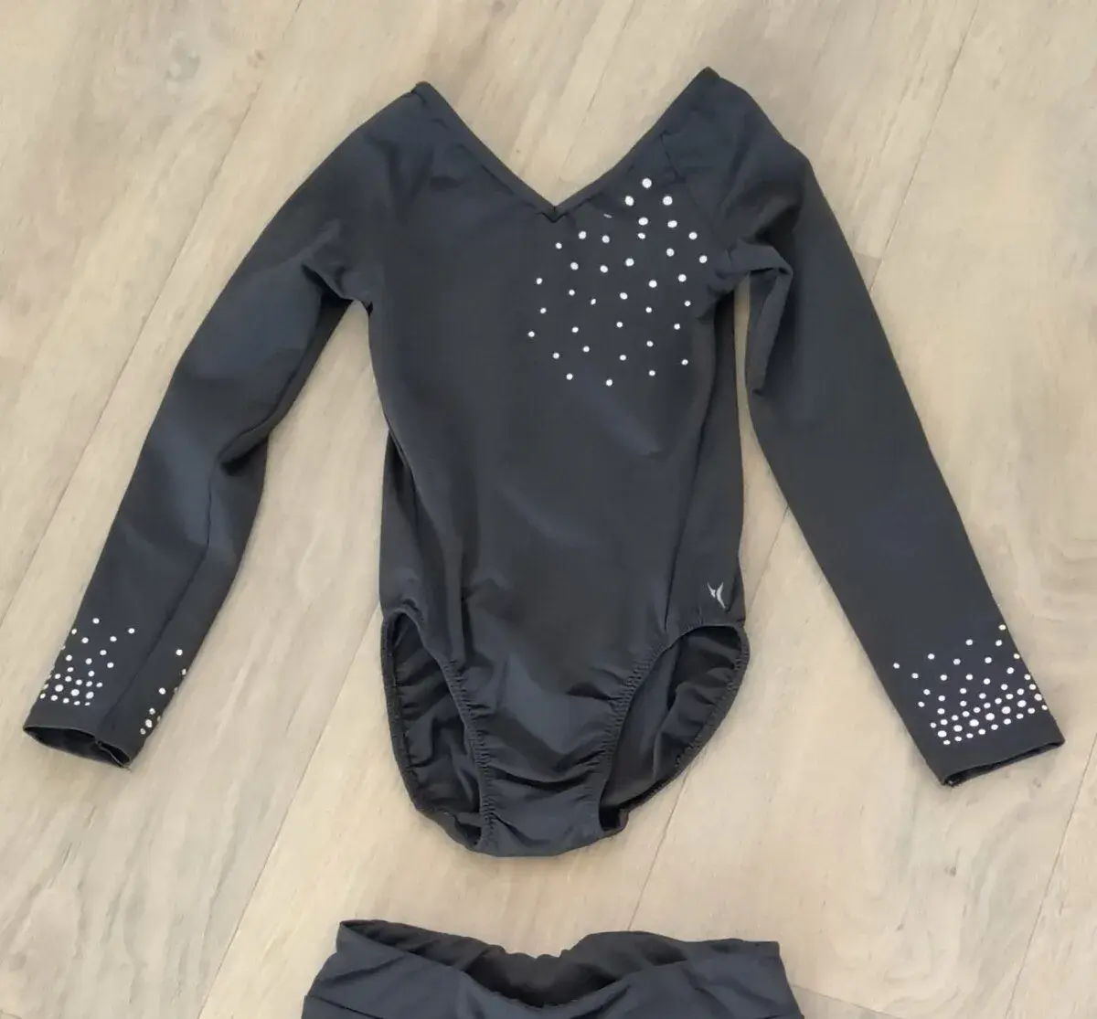 Gymnastický set - trikot + legíny vel. 133/142 cm