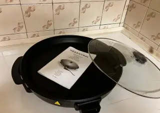 Elektrická multifunkční pánev