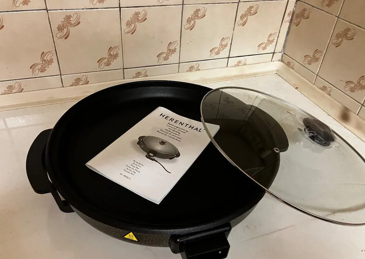 Elektrická multifunkční pánev