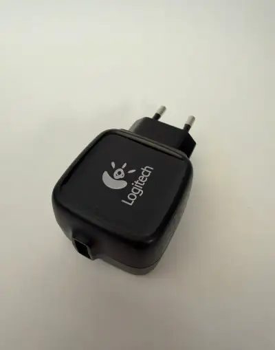 Logitech originální nabíječka 5.15V / 1A – EU adaptér