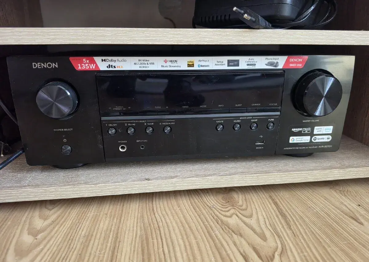 Denon receiver zesilovač