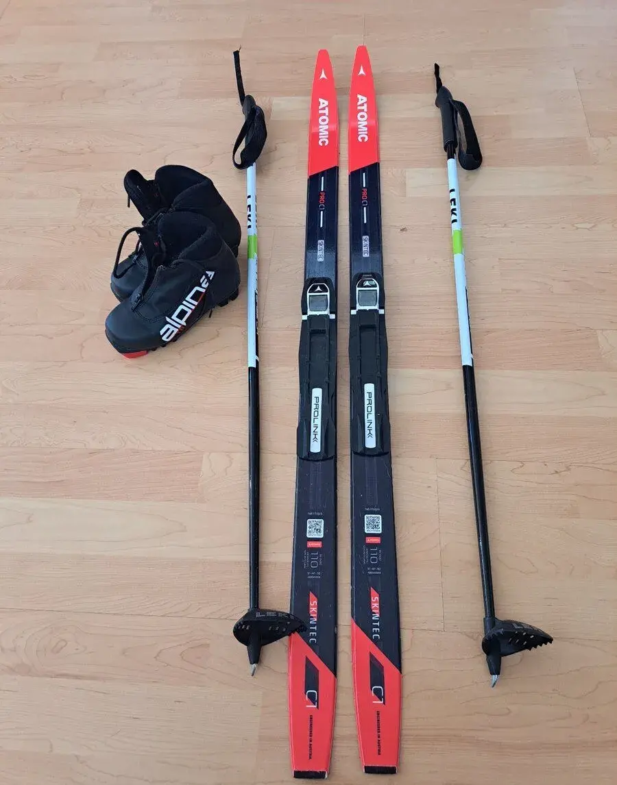 Dětský běžkový komplet ATOMIC Skintec 110 cm+boty Alpina vel