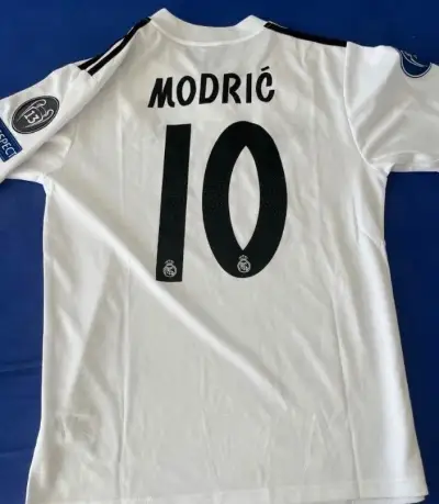 Luka Modric dres velikost M REAL MADRID