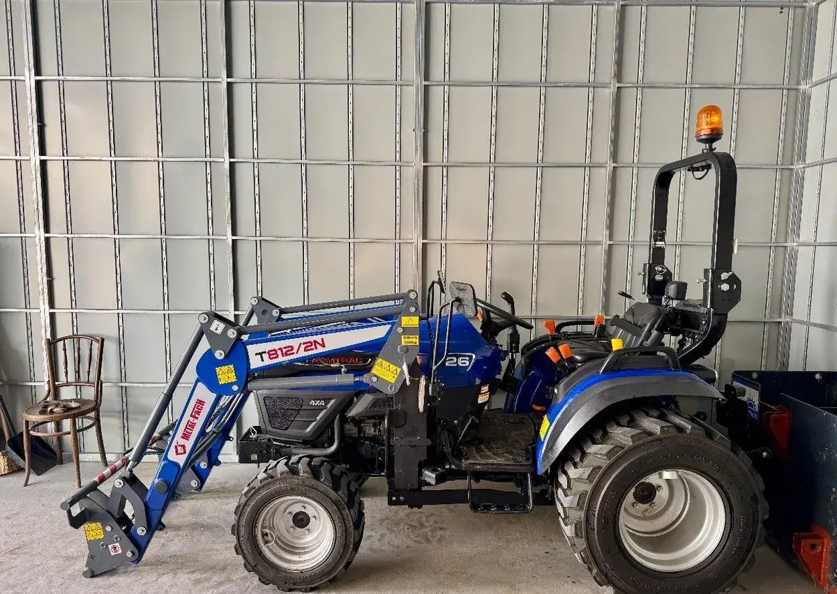 Farmtrac 26 s nakladačem