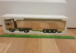 Angličák Mercedes z 80. let