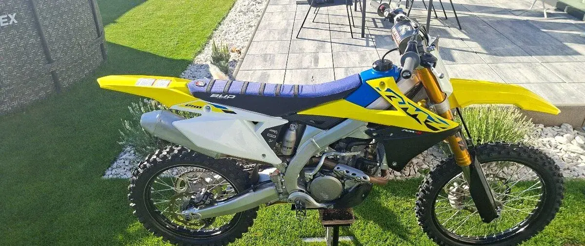 Suzuki rmz 250