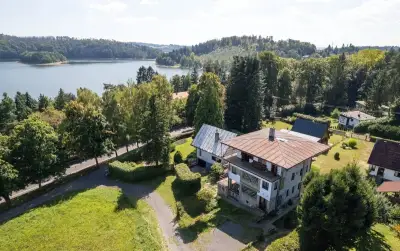 Rodinný dům se 3 byty u Sečské přehrady, Seč, okr. Chrudim