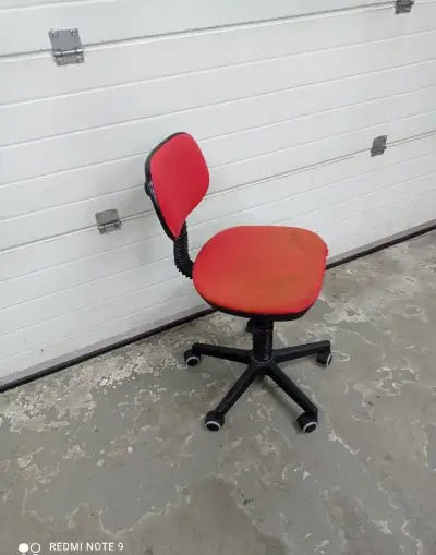 Dětskou židli na kolečkách