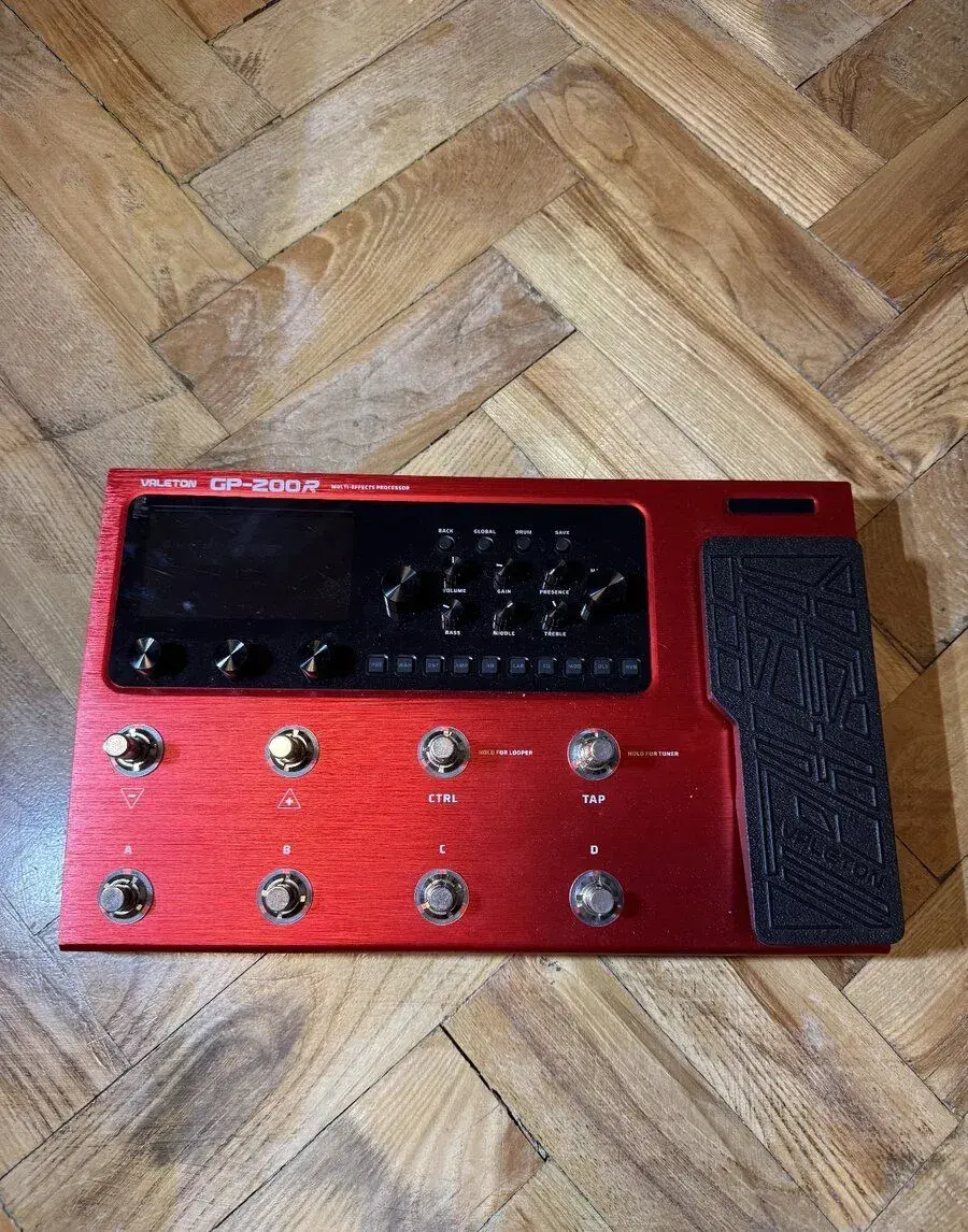 Valeton GP-200R + obal, kabel a záruka