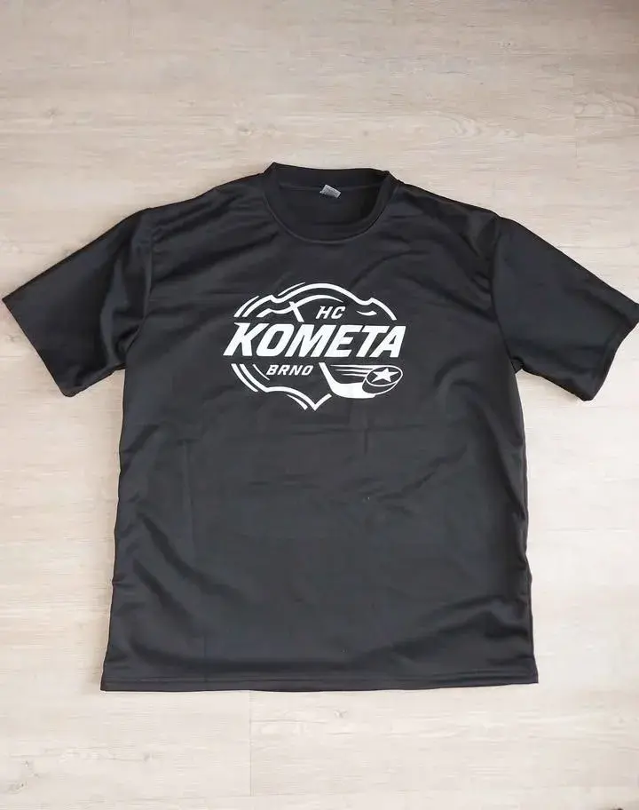 Nové tričko s logem Komety