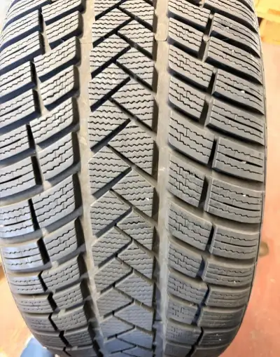 Zimní pneu Pro 255/35 R 21 98Y