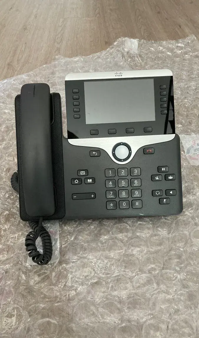 2x Cisco CP-8811-K9 V11
