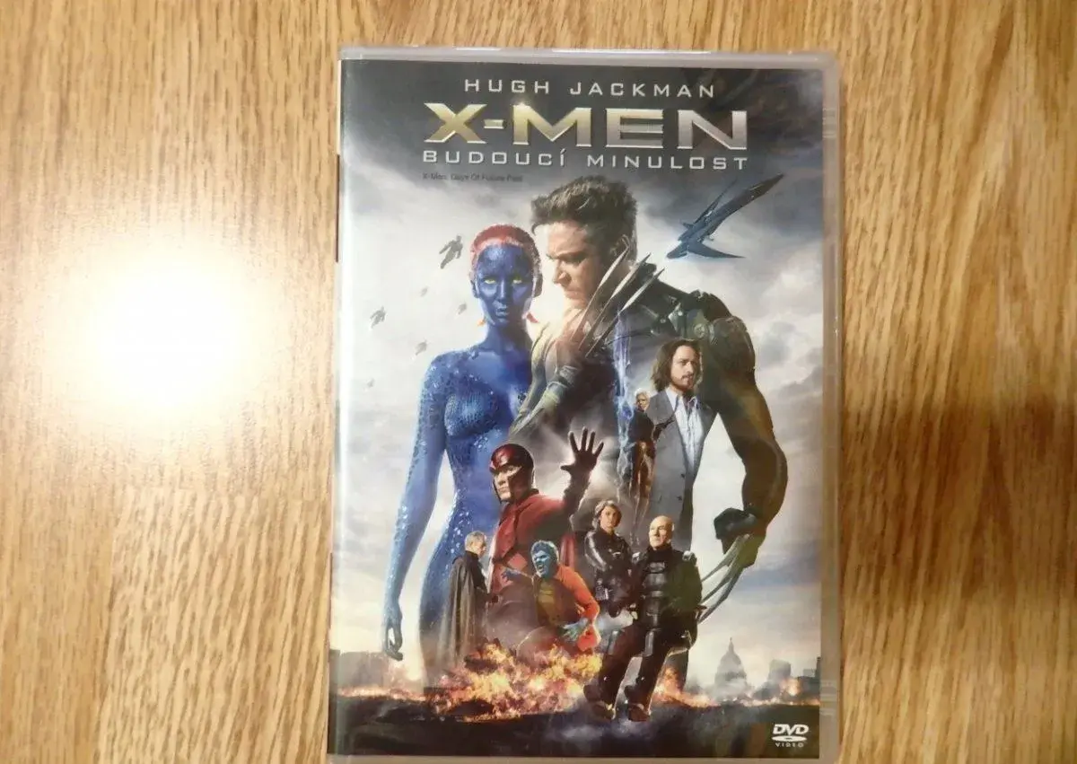 DVD-8x nové filmy zabalené v plastu s vysokým hodnocením