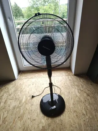 Stojanový větrák