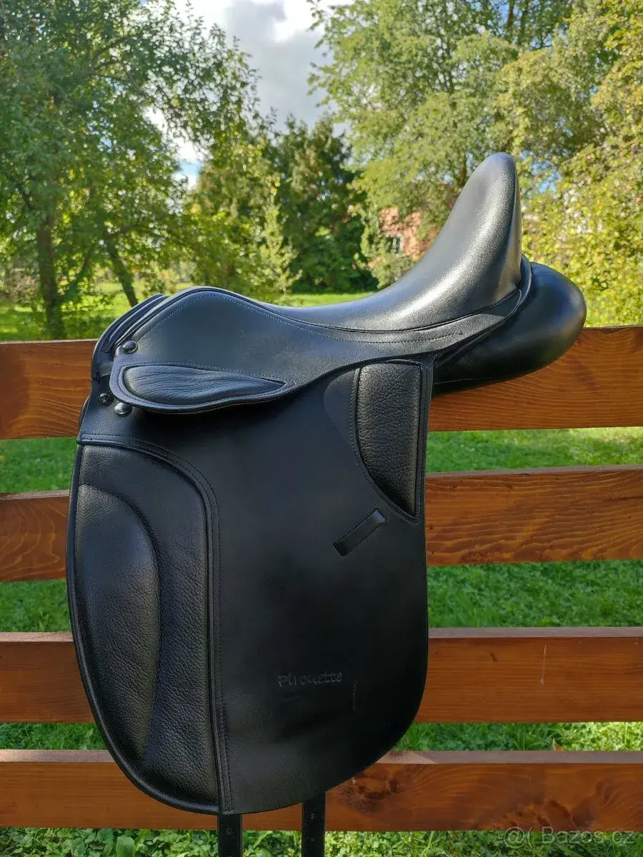 Drezurní sedlo Pirouette 18"