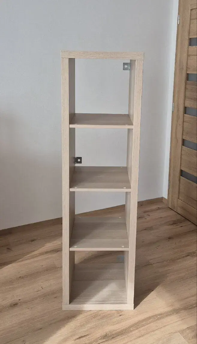 IKEA KALLAX 1×4 + 4 úložné boxy DRÖNA