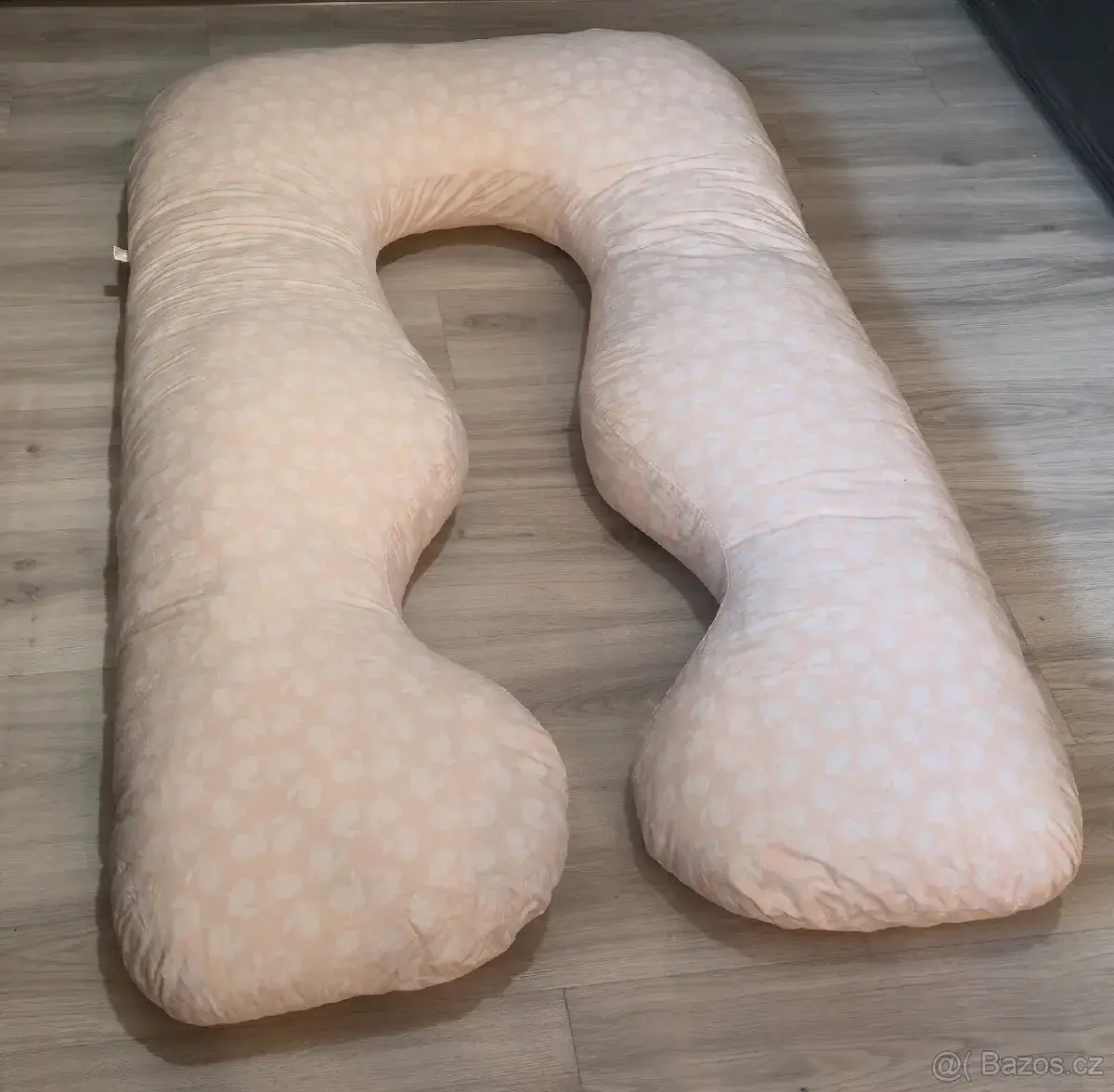 český těhotenský a kojicí polštář Bunny Rose
