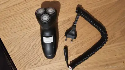 Holicí strojek Philips – frézkový, 3 hlavy CloseCut