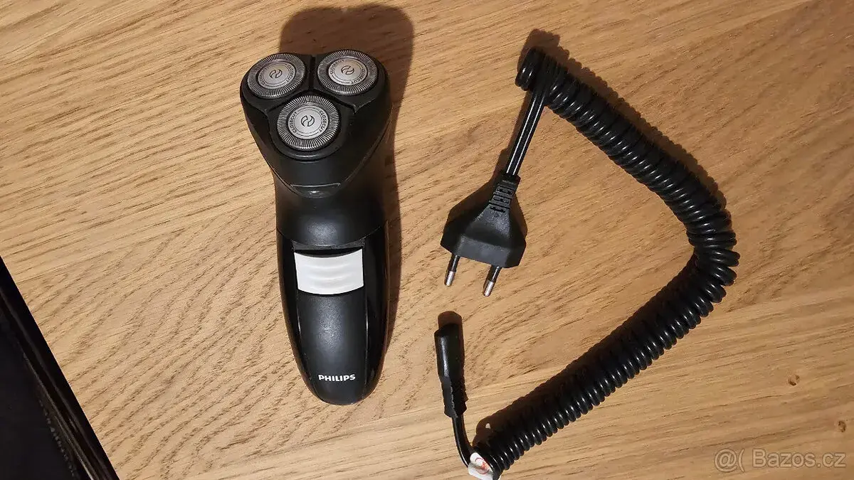 Holicí strojek Philips – frézkový, 3 hlavy CloseCut
