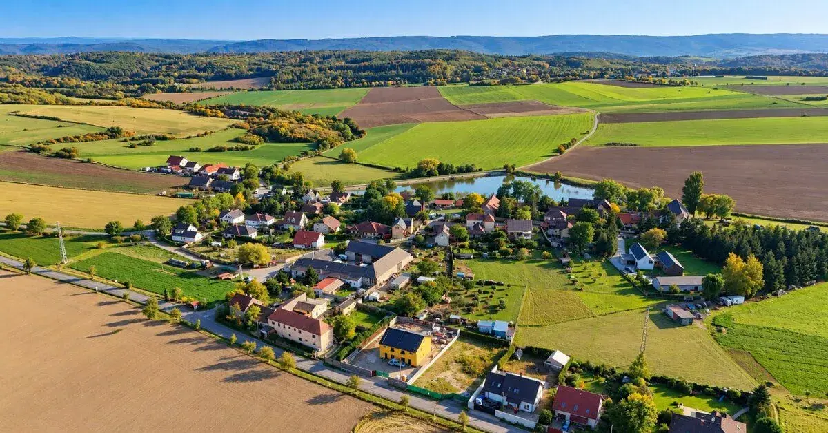 PRODEJ STAVEBNÍHO POZEMKU 1 000 m² – PRAHA-ZÁPAD