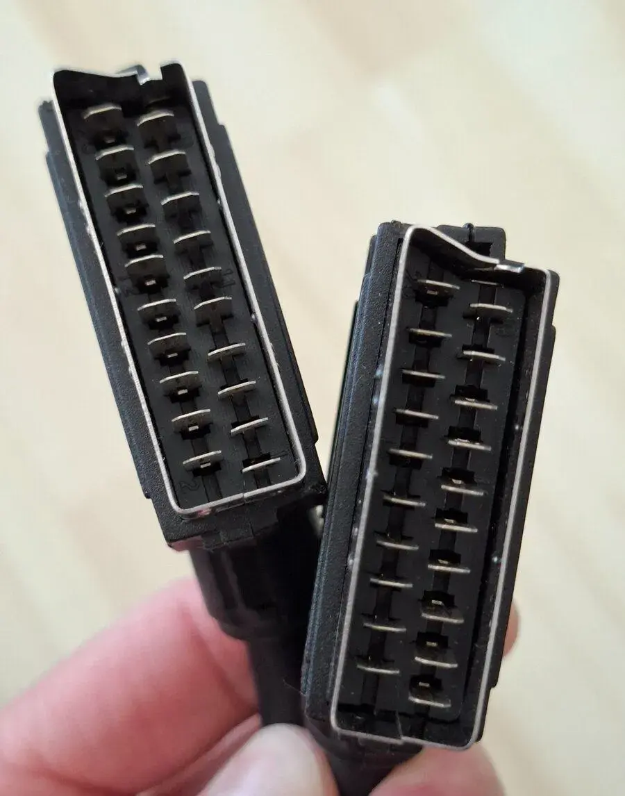 Propojovací kabel SCART–SCART (21-pin)