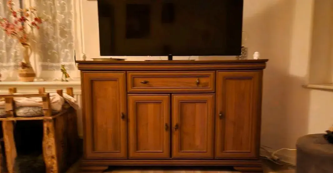 Komoda masivní rustikální - délka 156 cm