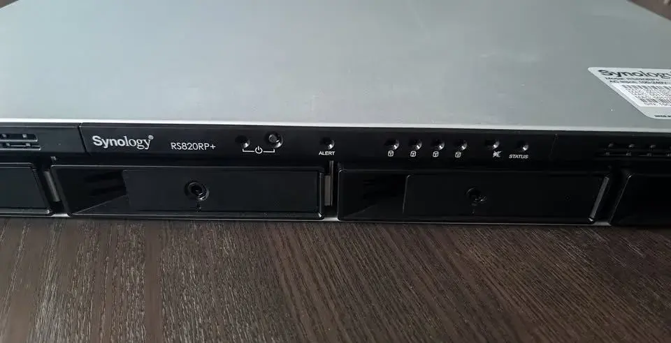 Synology RackStation RS820RP+ rack server 4-bay + ližiny