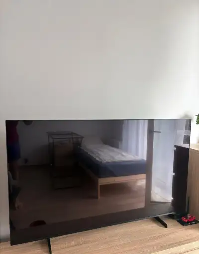 55" Samsung UE55U8072