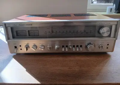 Vintage stereo receiver The Fisher RS-1056E – Made in Japan