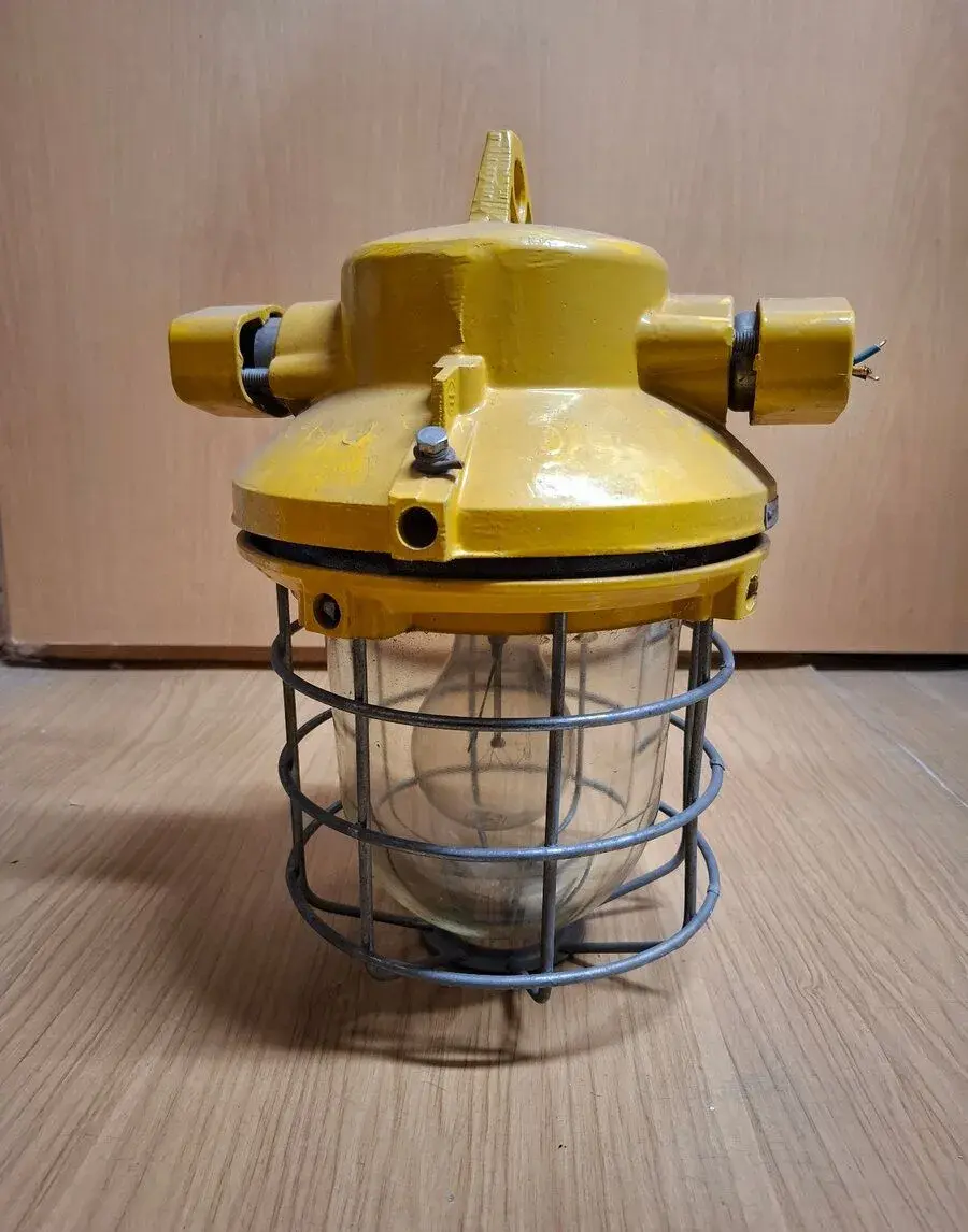 Retro průmyslová lampa Elektrosvit