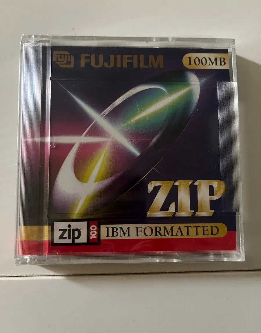 nova zabalena ZIP 100mb Fujifilm