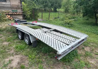 Pronájem podvalníku na auta a vozidla
