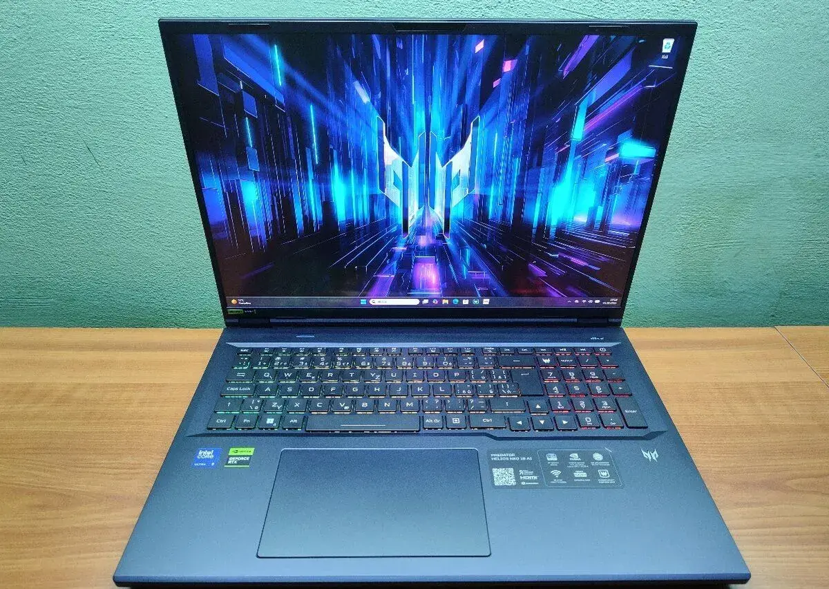 Obří 18 Al Predator,Ultra-9,5070-Rtx,32gb-6400Mhz,QHD,ZÁRUKA