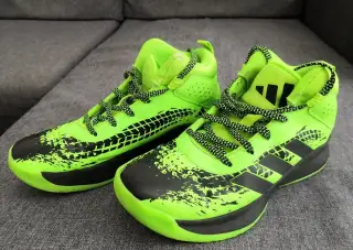 Detske basketbalove boty 36 2/3 Adidas CROSS EM UP 5 K WIDE