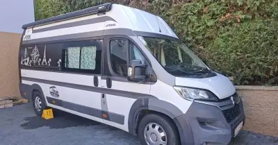 Půjčím obytnou dodávku pro 2 dospělé os.+ malé dítě. Karavan