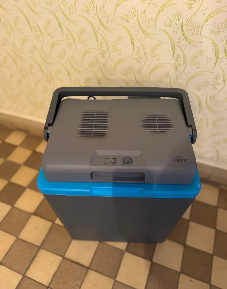 CRIVIT elektrická kempingová lednice / chladicí box – 24 l