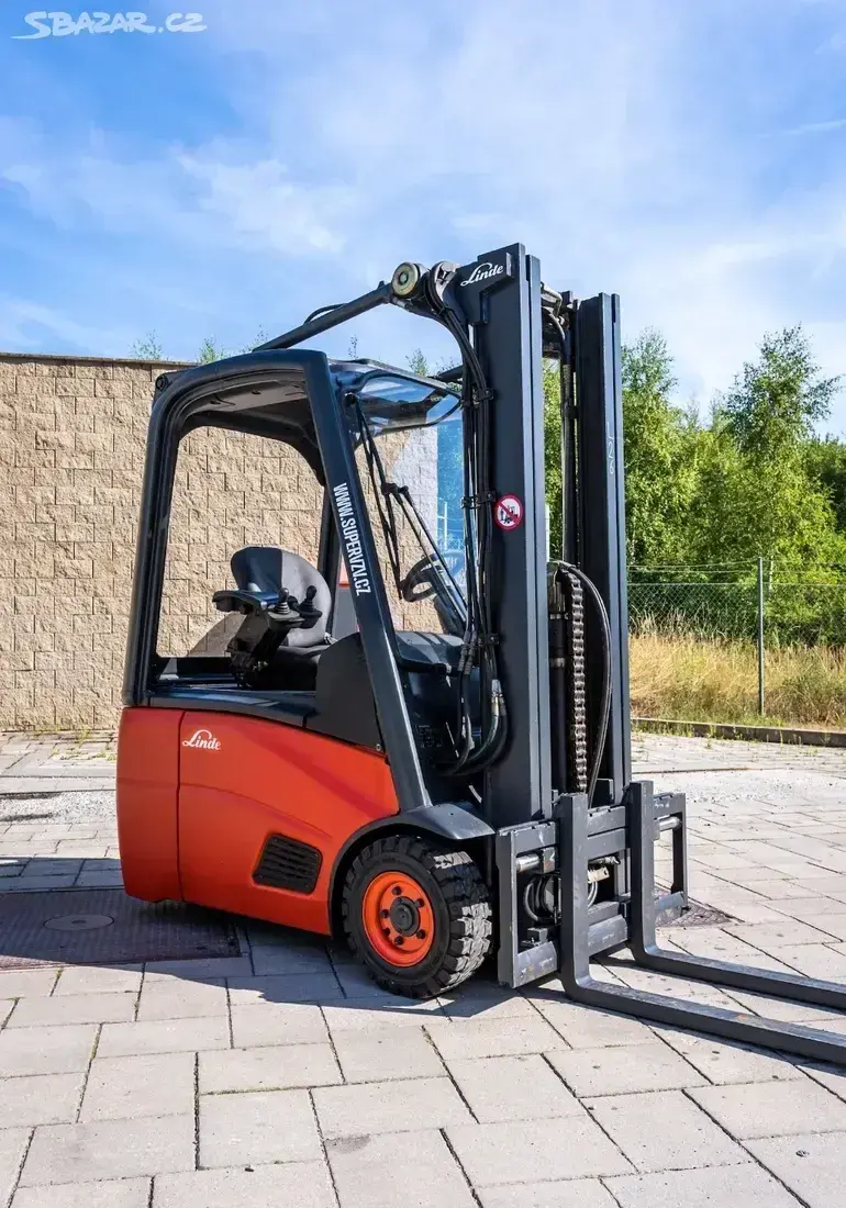 Vysokozdvižný vozík Linde E15-01