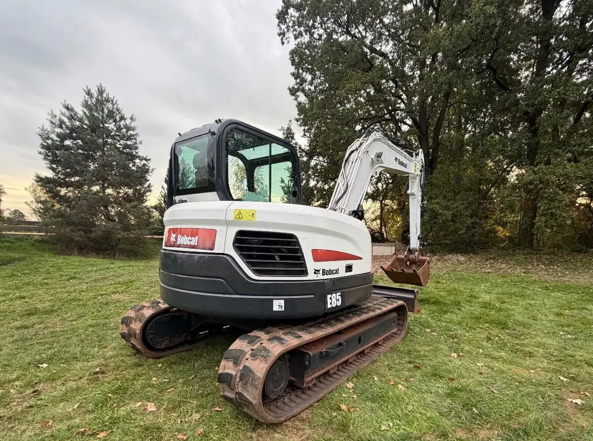 Bagr Bobcat E85