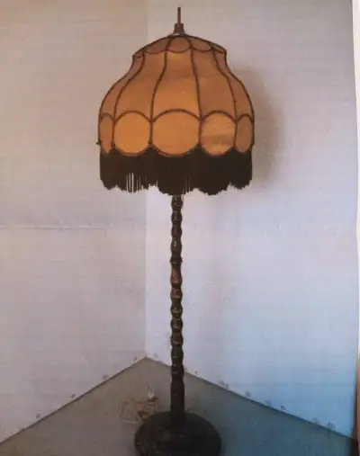 Stojací lampa