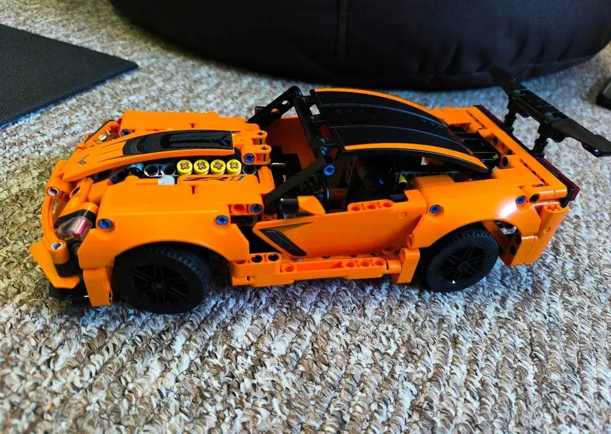 LEGO Technic 42093 Chevrolet Corvette ZR1