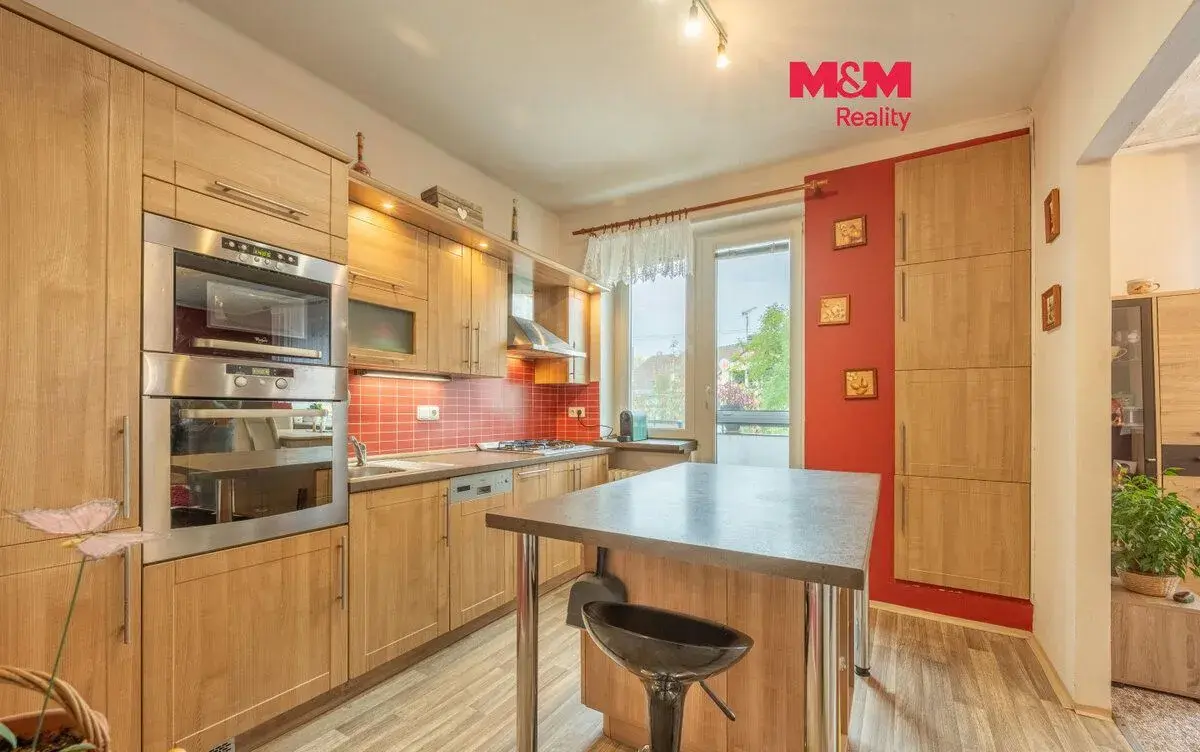 Prodej bytu 3+1 s garáží, 69 m², Slaný, ul. Navrátilova