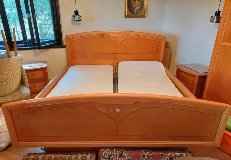 Manželská postel - pěkný stav