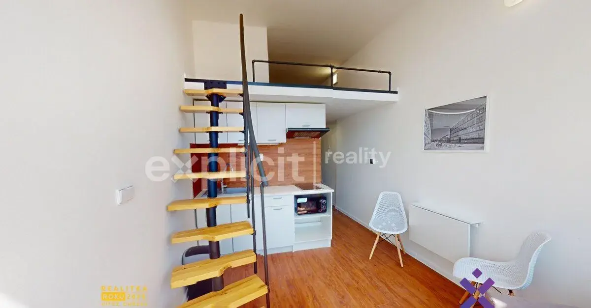 Pronájem ateliéru 1+kk, 30 m² - Zlín (Loft), ev.č. 02441-2