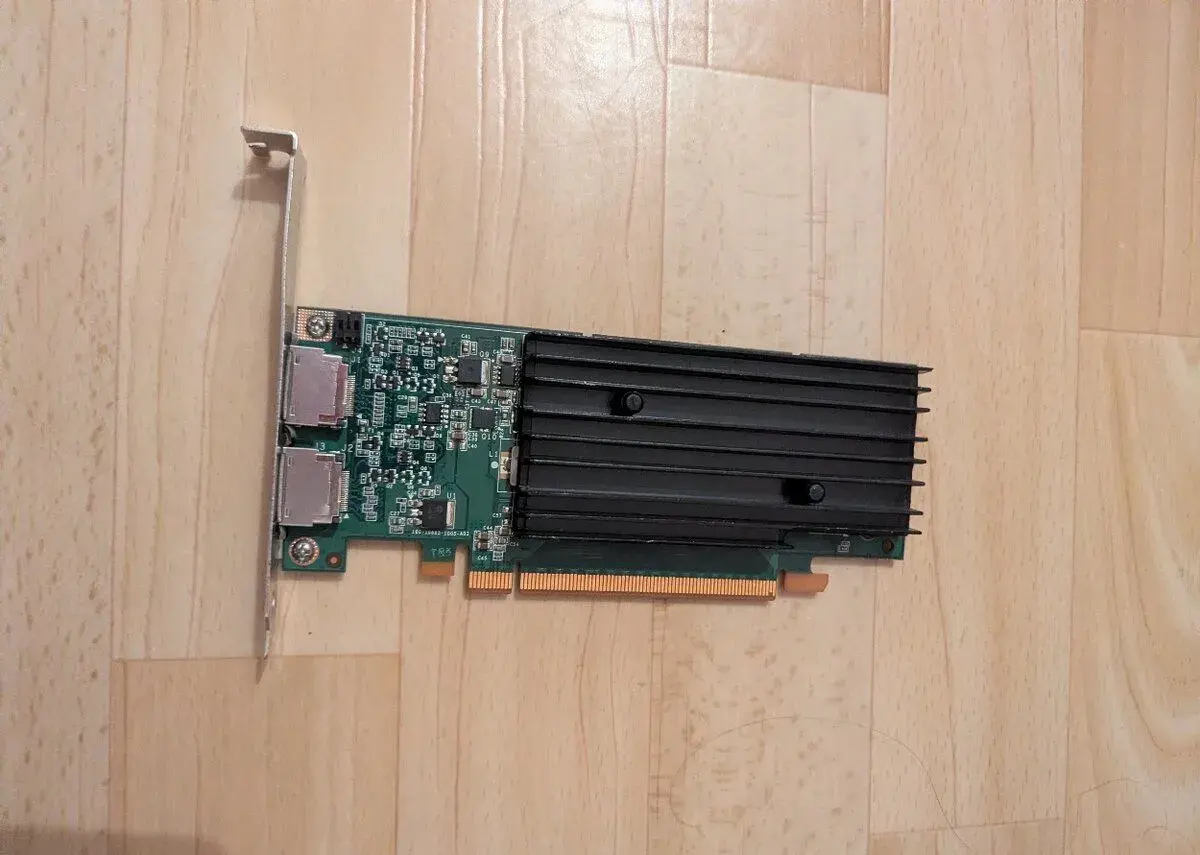 Grafické karty NVIDIA Quadro NVS 295 a NVS 300, PCIe, pasivn